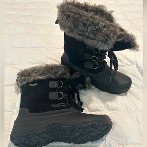 Khombu Women’s Snow Boots